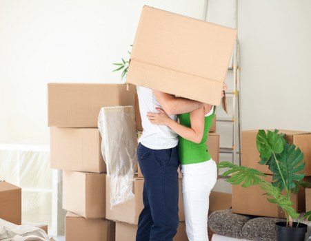 Packing and loading support for a moving truck booking in Merton