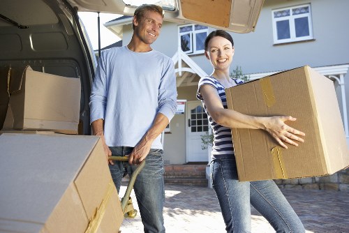 Moving day loading and unloading support with a van in Merton